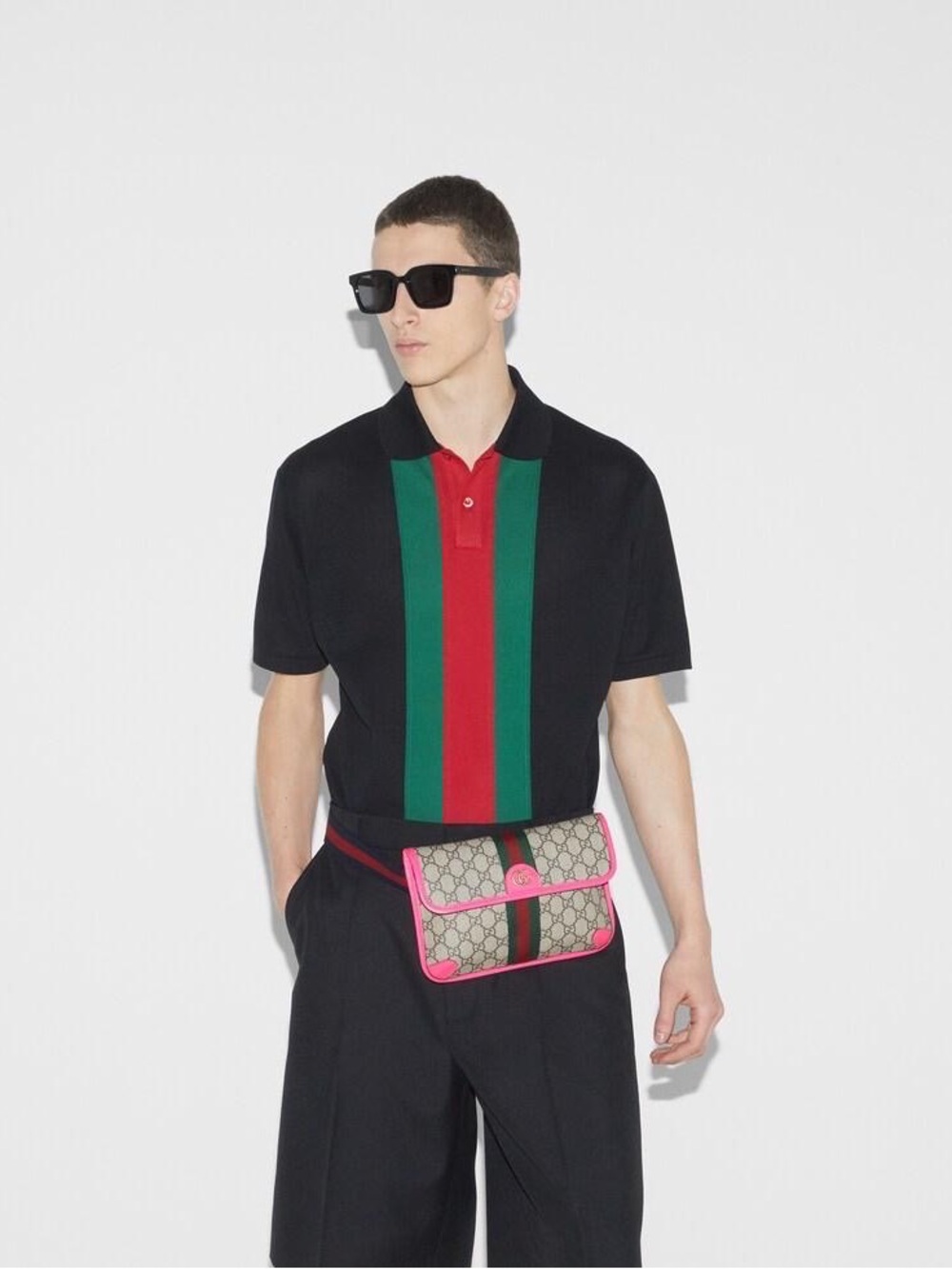 Gucci Beige GG Supreme Shoulder Bag with Pink Trim and Green-Red Stripe - Picture 7 of 8